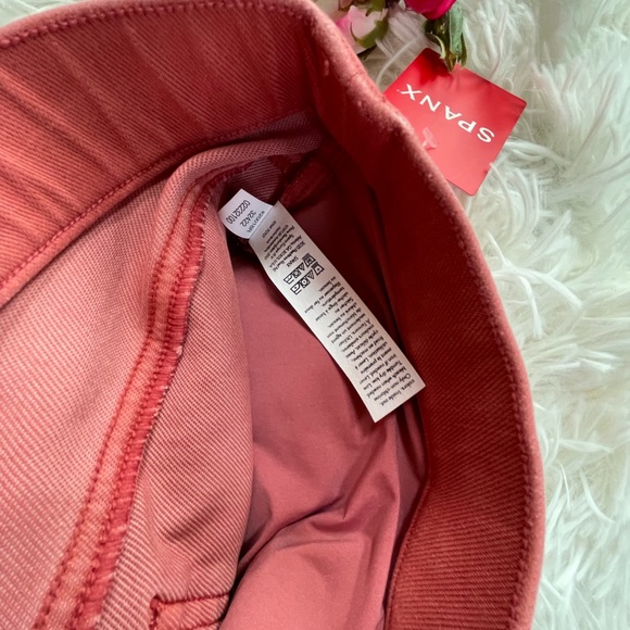 New with tags SPANX JEAN-ISH ANKLE LEGGINGS with Built in Slimming panel. SZ LG - Picture 14 of 14